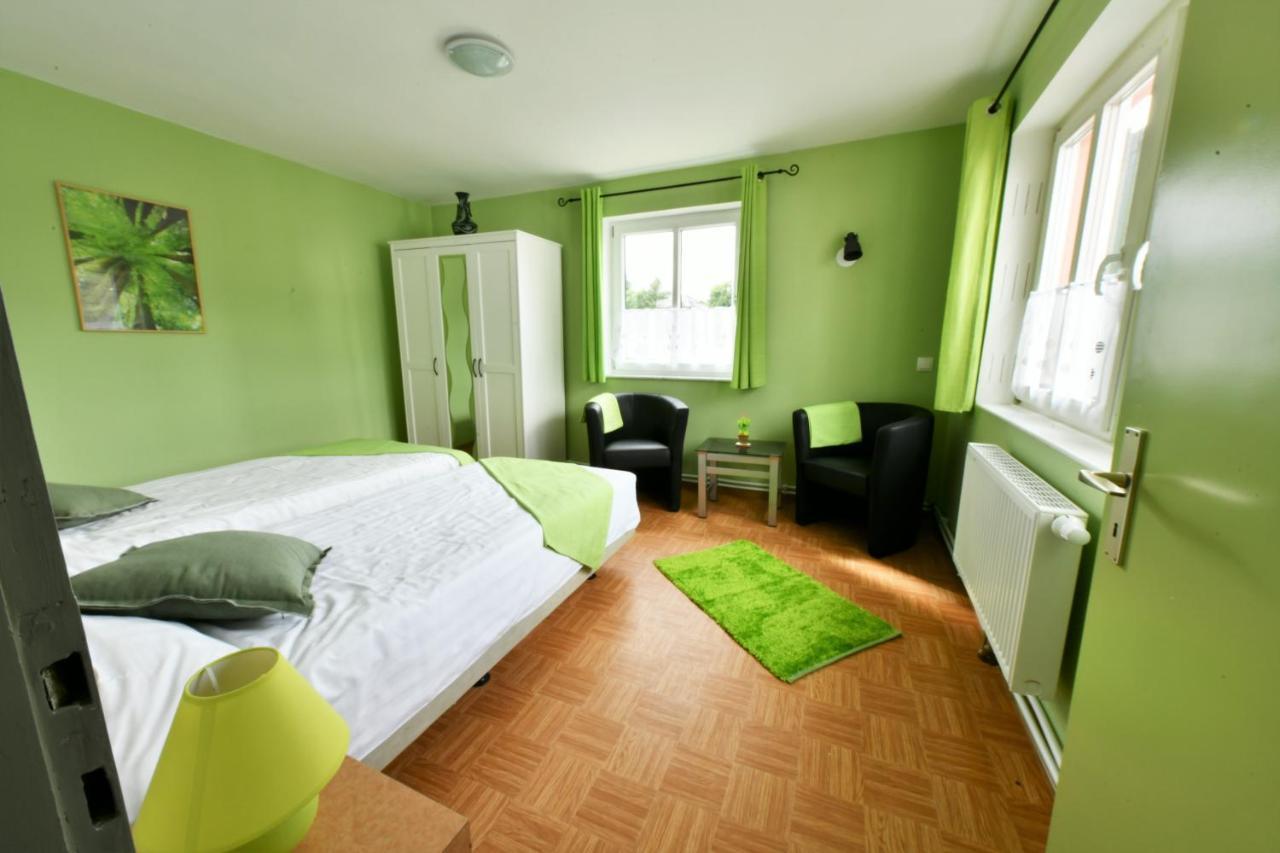 Um Die Ecke Apartment มานเดอร์ไชด์ ภายนอก รูปภาพ