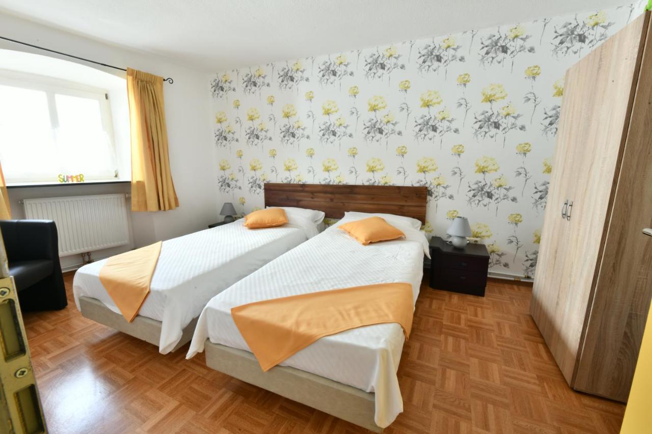 Um Die Ecke Apartment มานเดอร์ไชด์ ภายนอก รูปภาพ
